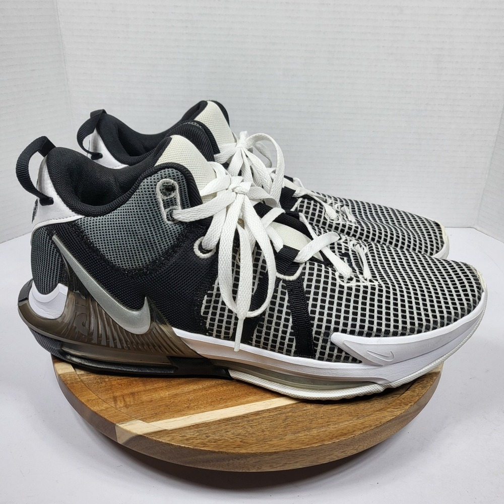 Nike LeBron Witness 7 Mens 12 White Black Excellent DM1123-100 Basketball Shoes